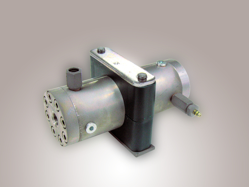 Pressure transformer